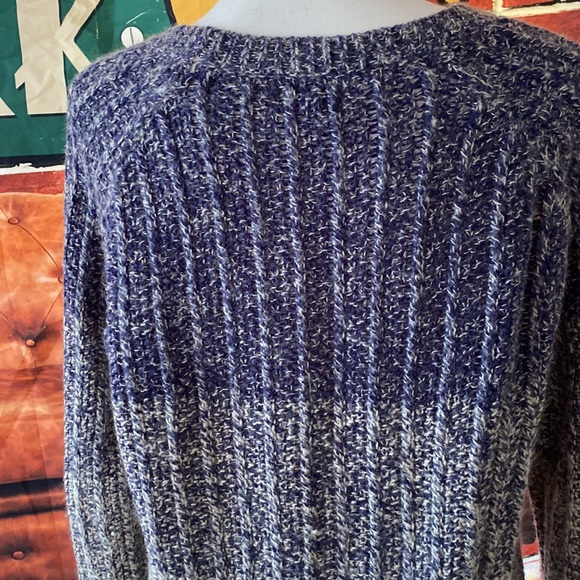 LUCKY BRAND BLUE AND GREY OMBRÉ COLOR LADIES CABLE KNIT SWEATER SIZE MEDIUM - Picture 2 of 5